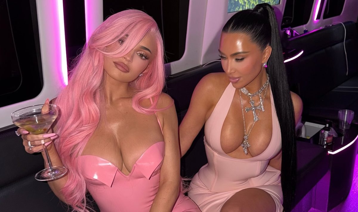 Kylie Jenner poses nude using lip kits to cover herself in new shoot Kylie Jenner